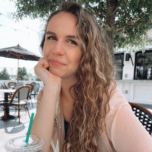 Meet your Posher, Olivia